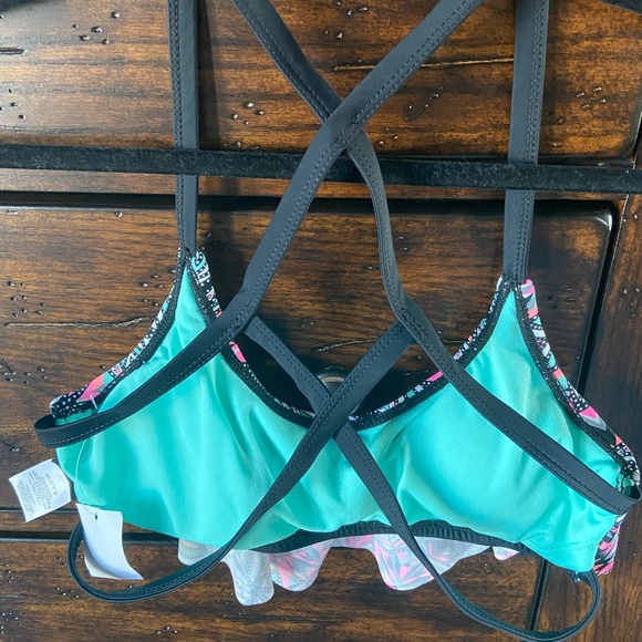 NWT Tribal Flounce Bikini Top🌸 - Picture 2 of 2